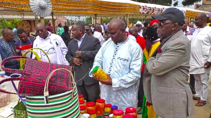 Photo Royaume Loango 1 La visite des stands...