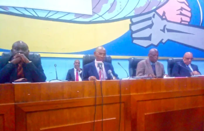 Les membres du présidium