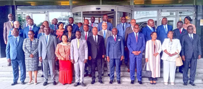 Les membres du Gouvernement et les partenaires techniques