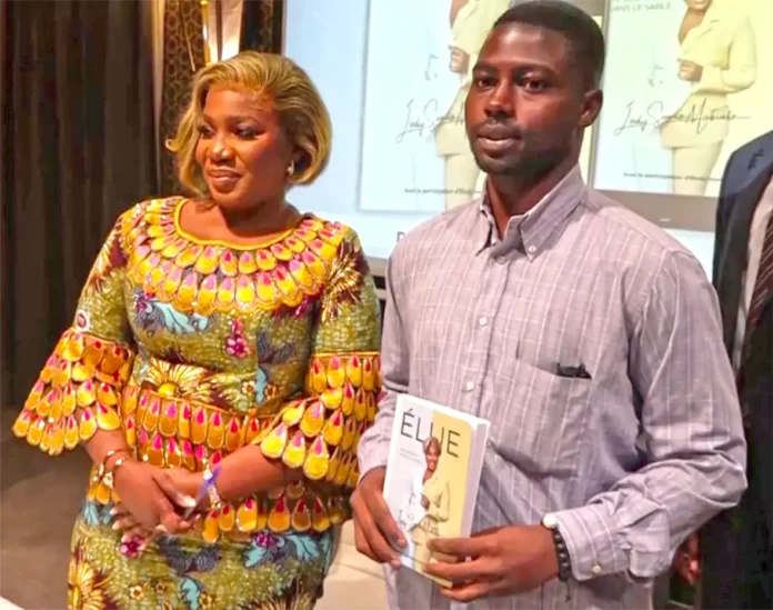 Lady Sonia Mabiala après avoir dédicacé son livre