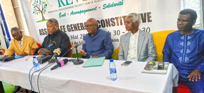 Le présidium pendant l’assemblée générale constitutive