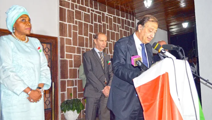 L’ambassadeur italien Luigi Diodati et la ministre Ingrid Ghislaine Ebouka Babakas