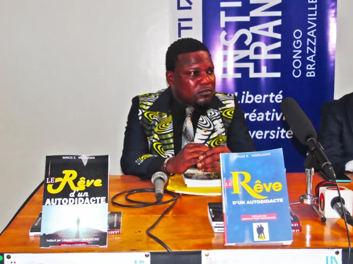 Ninos E. Ngouama pendant la présentation