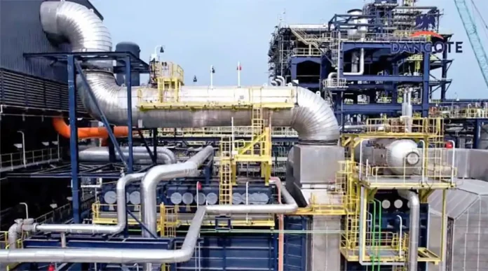 L”imposante raffinerie construite à Lagos par Aliko Dangote