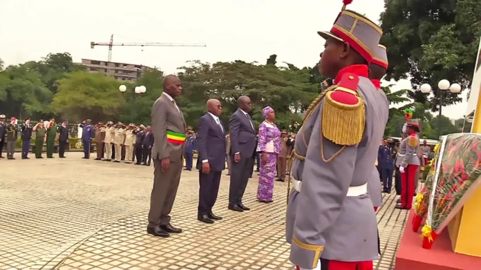 Les ministres Lydie Pongault, Charles-Richard Mondjo, Raymond Zéphirin Mboulou et le maire Dieudonné Bantsimba