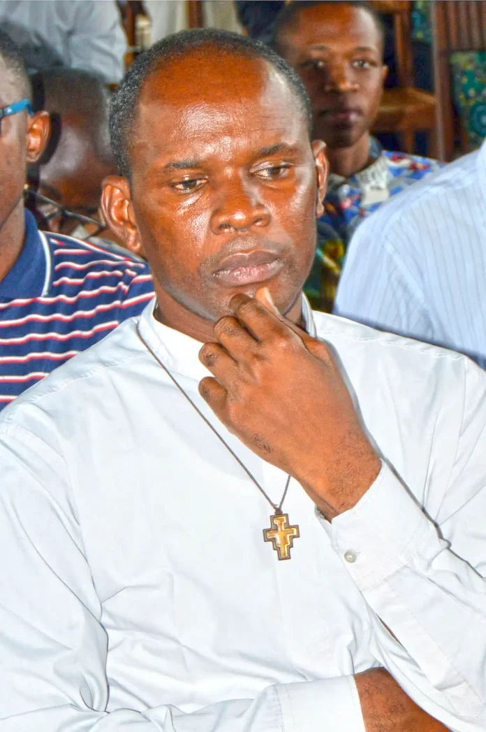 Abbé Vivien Carol Etouolo