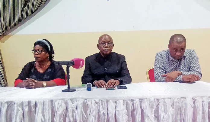 M. Xavier Mpougalogui et l'abbé Maurice Edoula