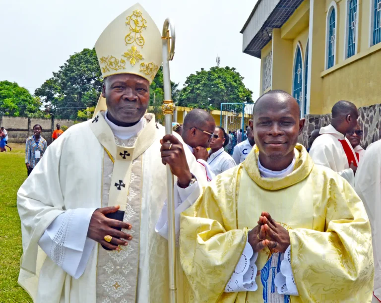 PAROISSE SAINT PAUL DE MADIBOU : Fête de la Vie consacrée et ordination presbytérale du père Bienvenu Clemy Mikozama