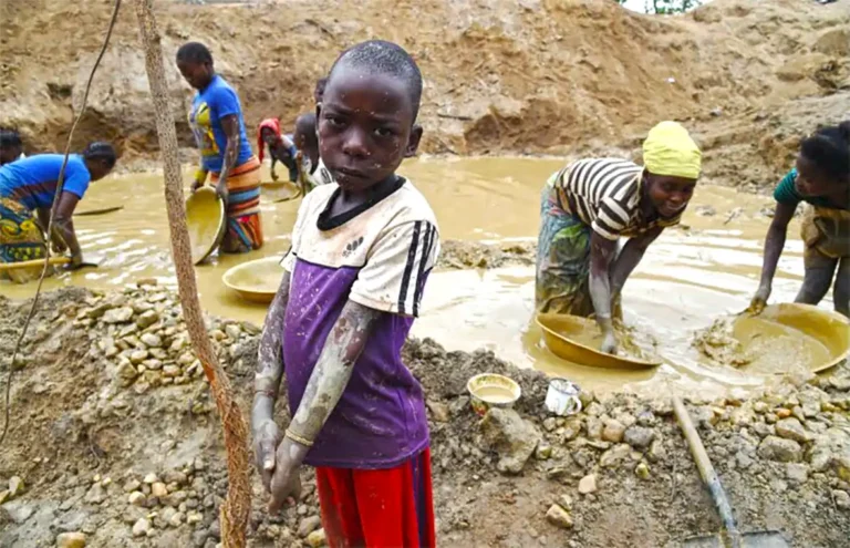 CENTRAFRIQUE : Le travail des enfants  dans les mines préoccupe