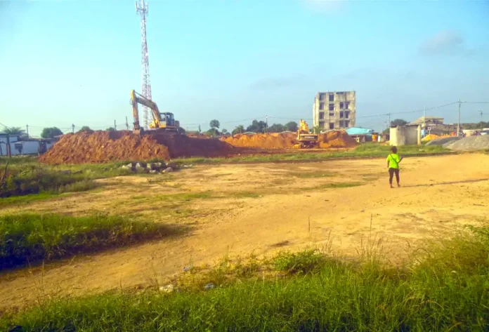 Les engins en plein travaux