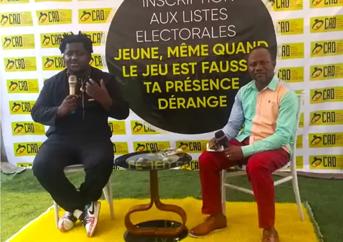 Guerschom Gobouang et Marien Nzikou Massala, pendant l’animation de la rencontre.