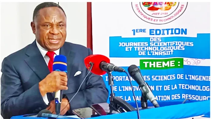 Rigobert Maboundou ouvrant les travaux des journées scientifiques
