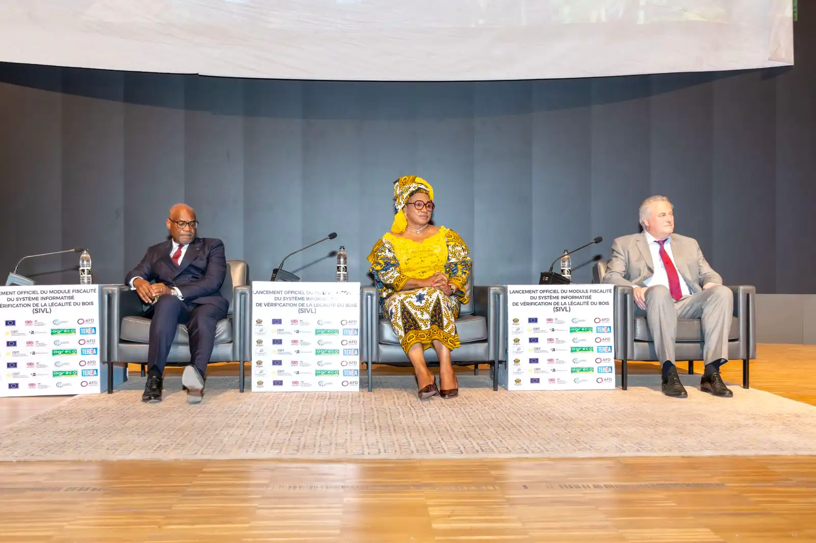 FORÊTS : Le module de fiscalité du SIVL, pour optimiser les recettes 2 La ministre Matondo entouree de Christian Yoka et du representant de la DUE Nilson Torben