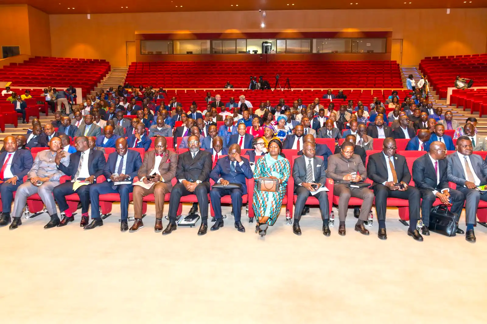 FORÊTS : Le module de fiscalité du SIVL, pour optimiser les recettes 3 Les participants a la ceremonie de lancement du SIVL