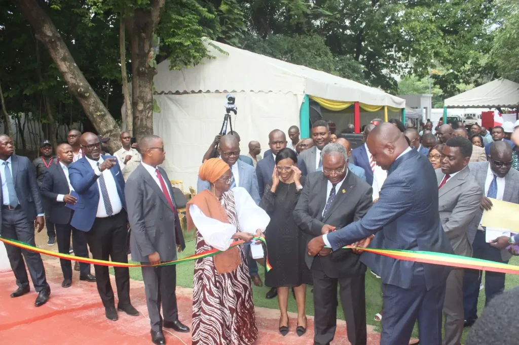 La coupure symbolique donnant lieu douverture du siege du PNLS