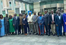 FORET : Évaluation de la première phase du partenariat Congo-CAFI Augustin Ngoliélé et Jean De Dieu Nzila entourés des participants à l’atelier de consultation nationale Congo-CAFI.