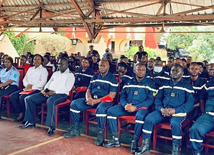 Des cadres et agents de la Sécurité civile
