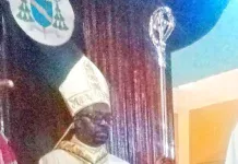 DIOCESE DE NKAYI : Mgr François Halyday Mbouangui a été installé