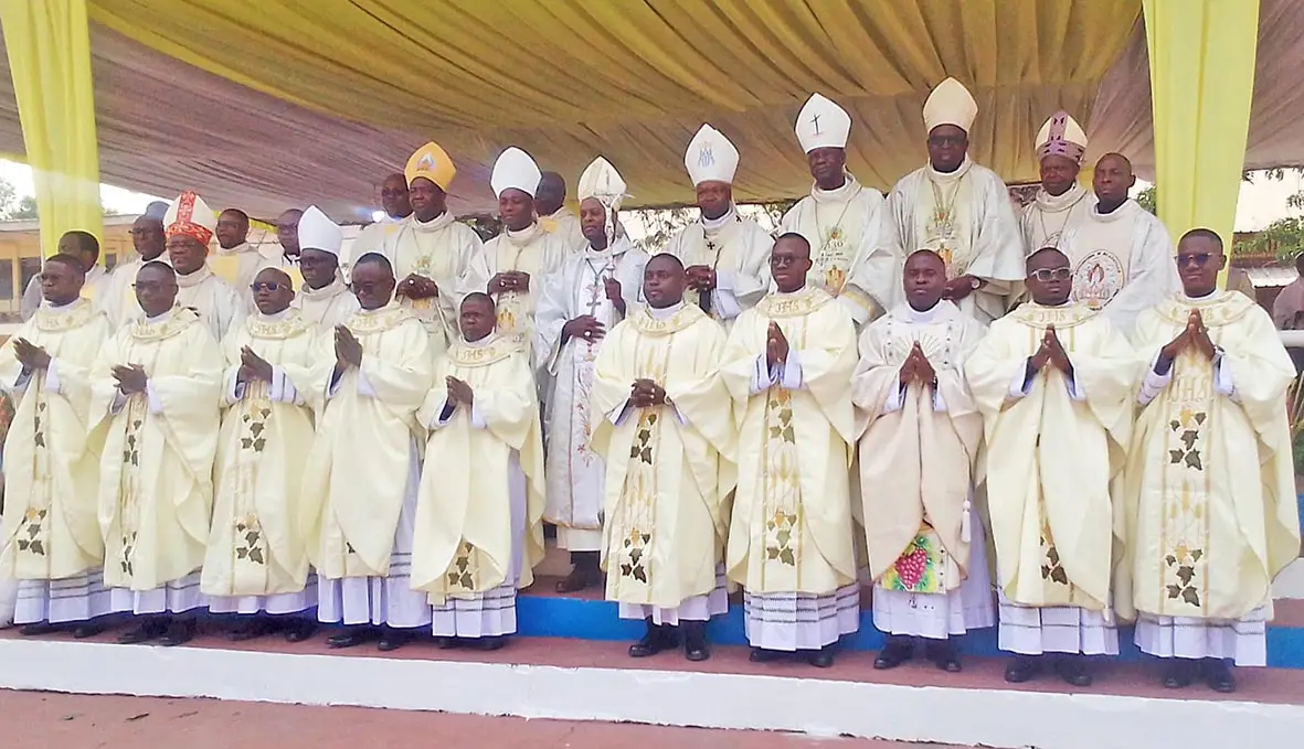 ARCHIDIOCESE DE BRAZZAVILLE : Mgr Philippe Médard Guiougou a ordonné dix prêtres 3 IMG 20260719 135002.jpg