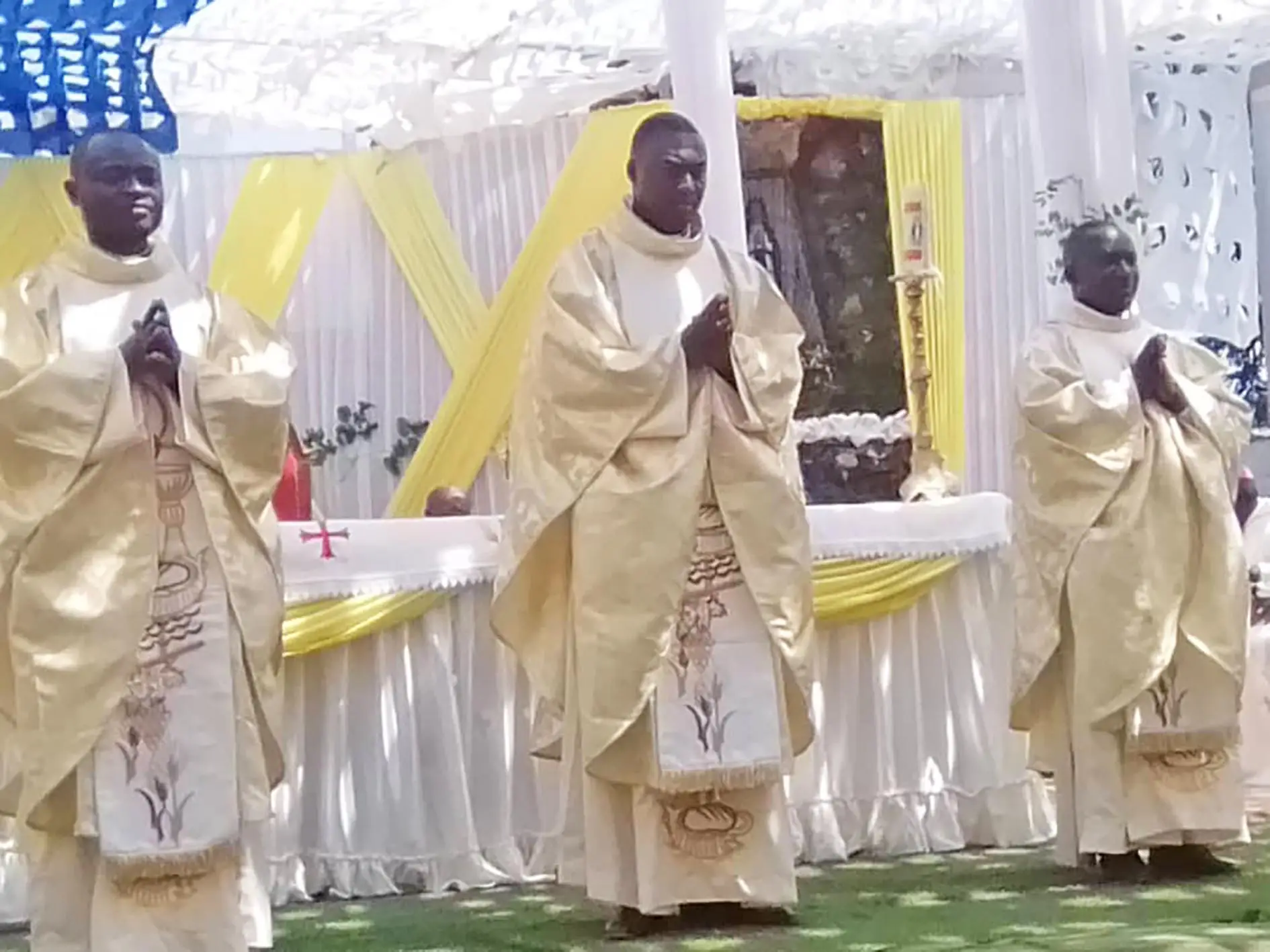 DIOCESE DE NKAYI : Mgr François Halyday Mbouangui a été installé 1 WhatsApp Image 2026 07 15 at 09.12.35