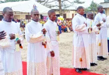 ARCHIDIOCESE DE POINTE-NOIRE : Premières ordinations diaconales et presbytérales de Mgr Abel Liluala