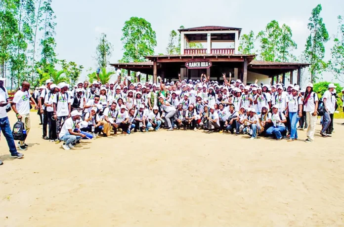 Photo de famille, après la visite du Ranch Kila